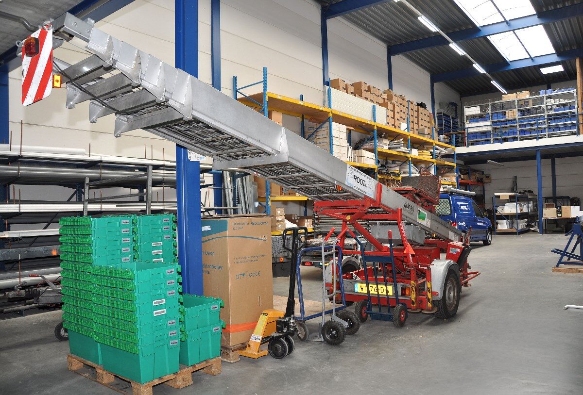 Magazijn met eigen materieel